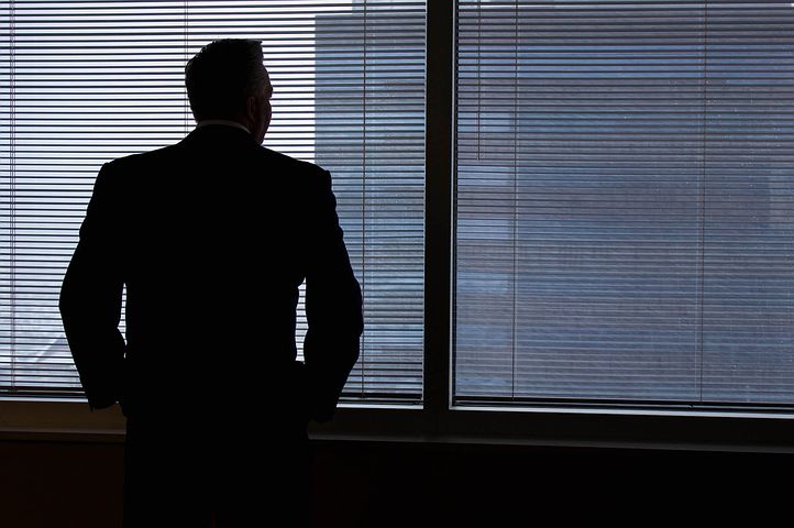 Cómo buscar clientes para abogados sin morir en el intento